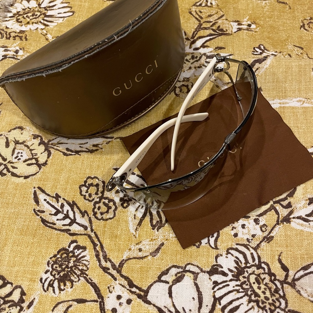 Exquisite GUCCI sunglasses.